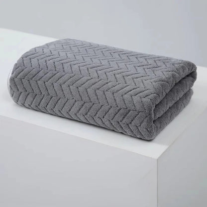 High quality thick coral velvet bath towels, soft and absorbent towels, sports beach towels for home and hotel use